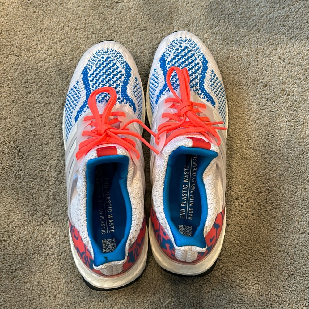 Men’s 9.5 Adidas Ultra boost!